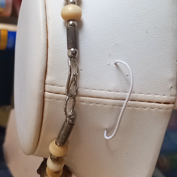 Statement beaded necklace - Picture 4 of 7